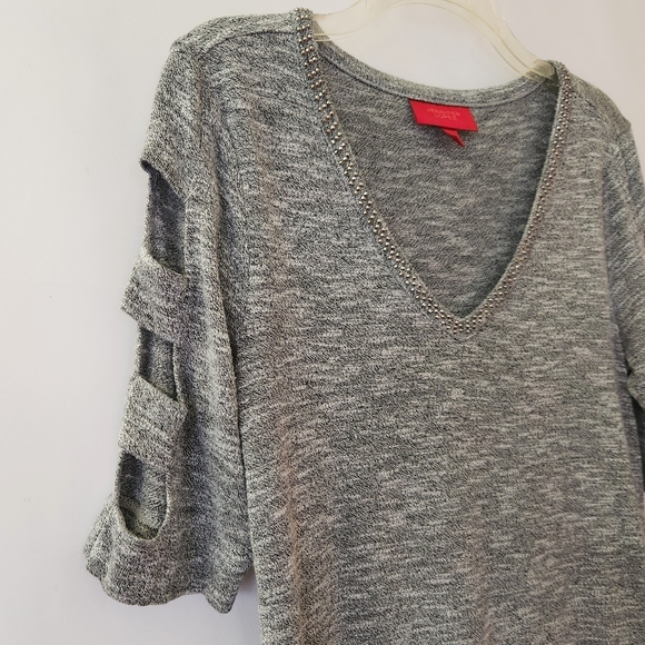 Jennifer Lopez Y2k Gray Studded V-Neck Tee with Cutouts womens size medi… - Picture 5 of 13